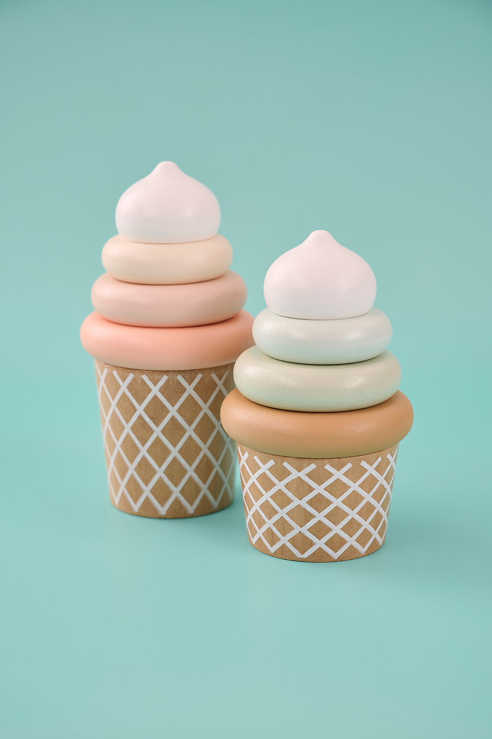Stacking  toy ice creams