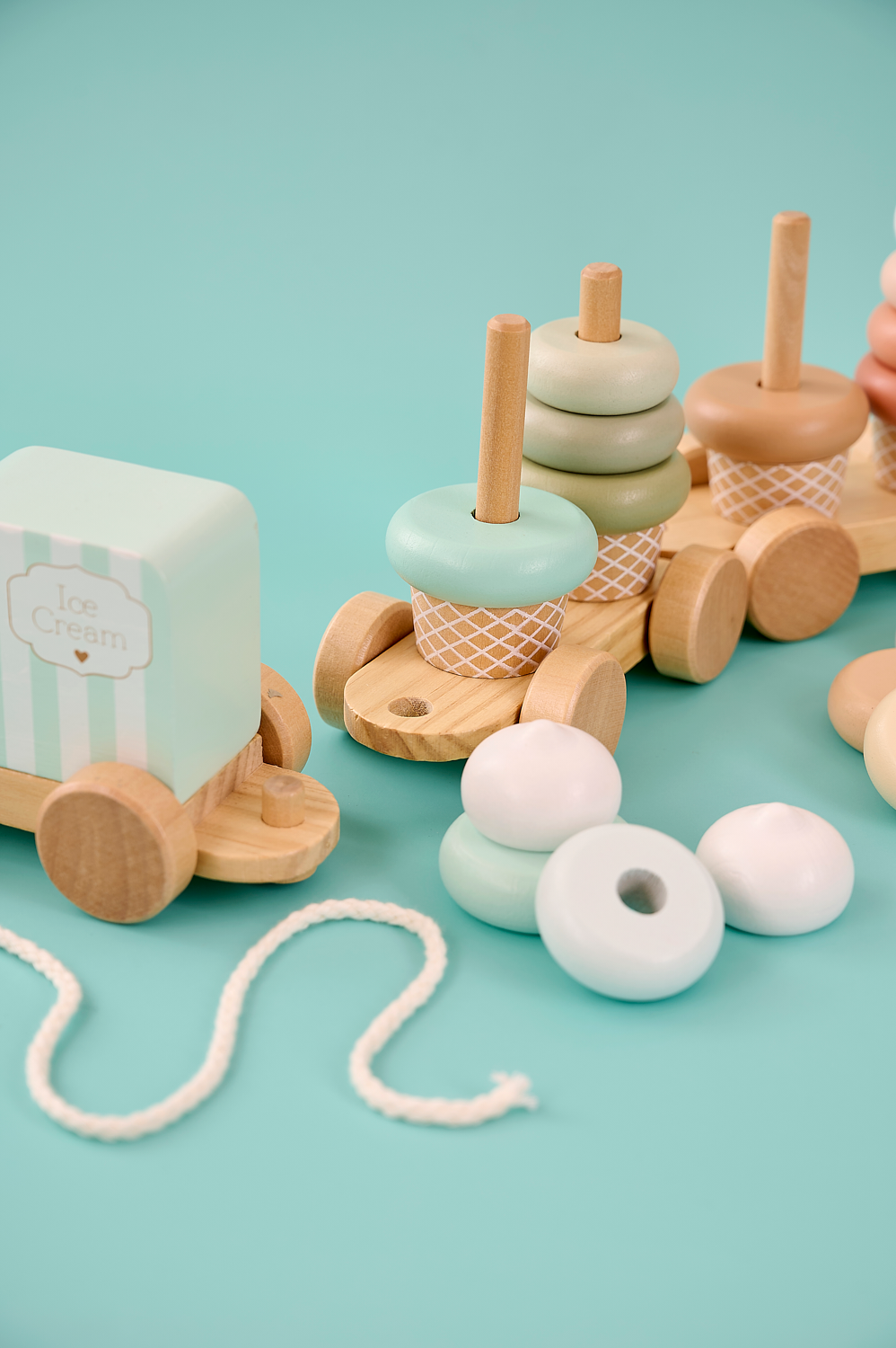 Train with blocks ice cream