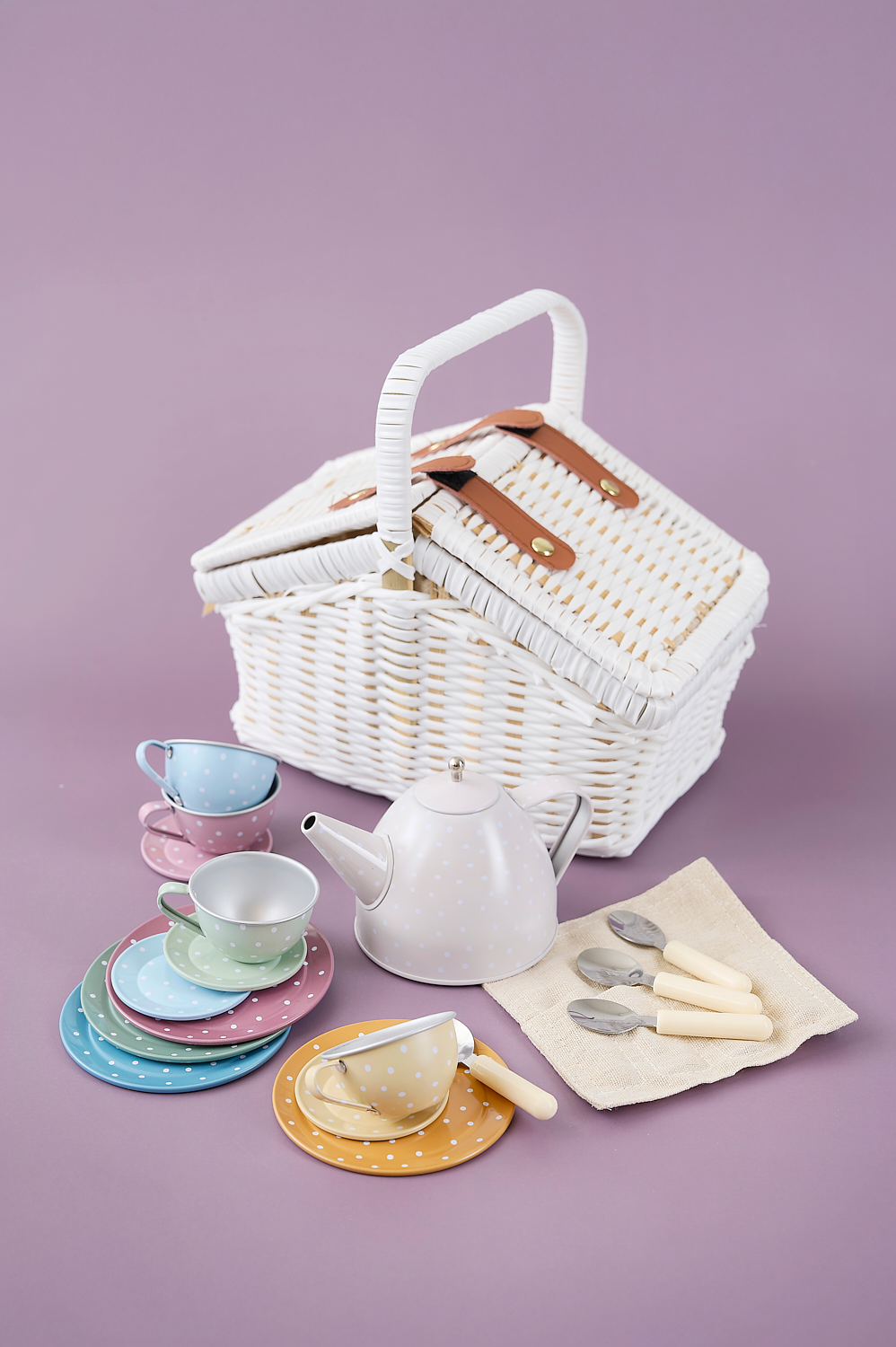 Tea set with basket