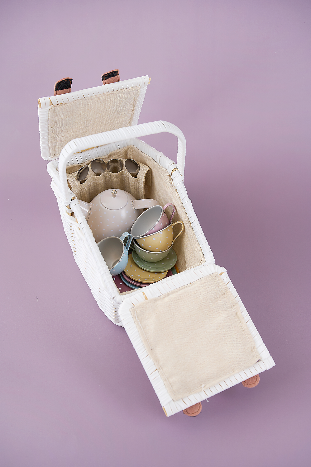 Tea set with basket