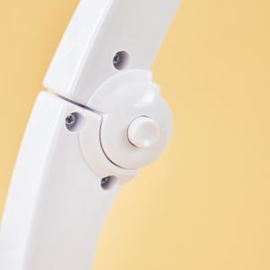 Foldable mobile arm