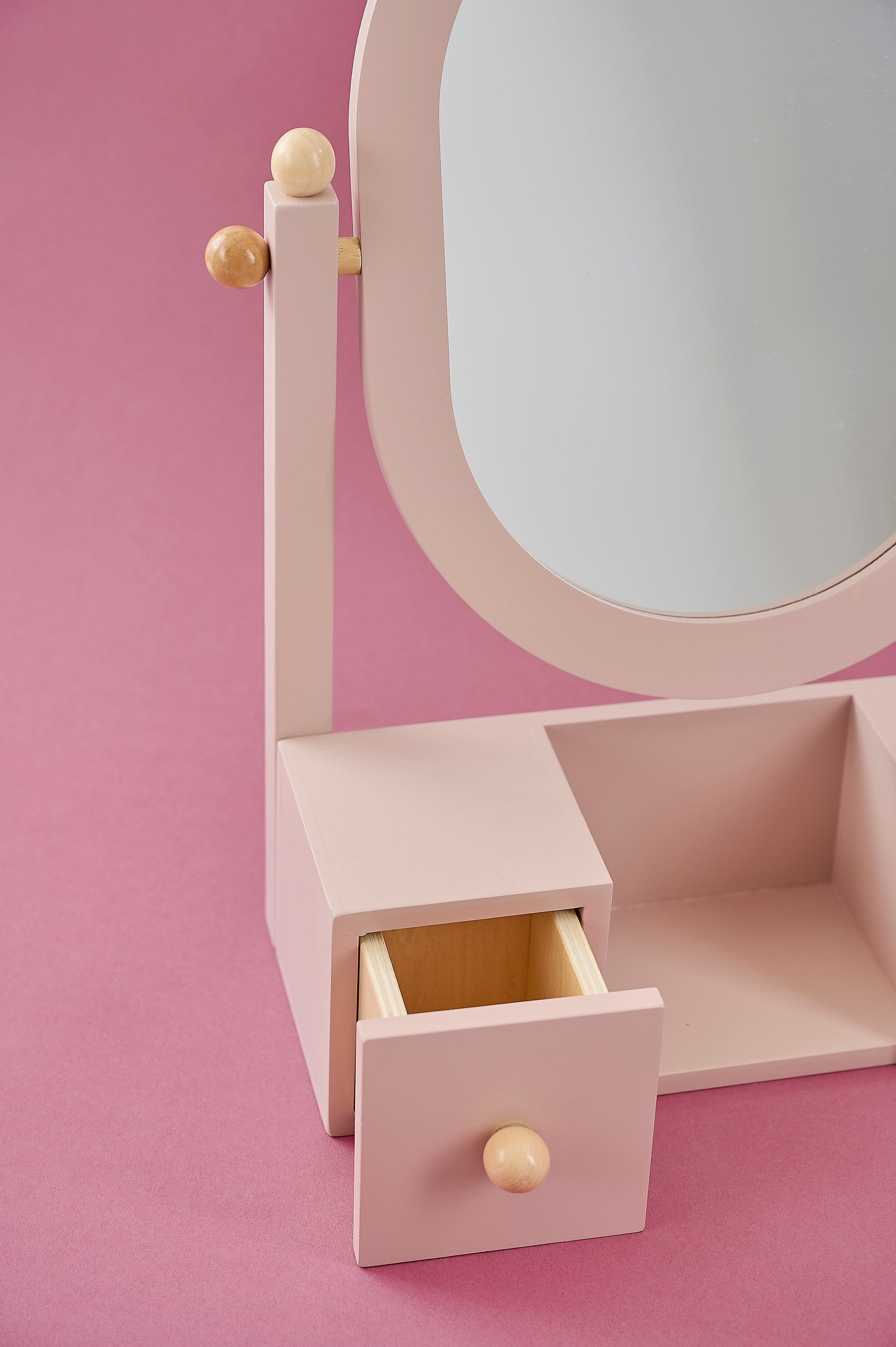 Vanity mirror