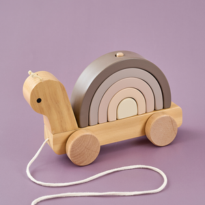 Pull and stacking snail